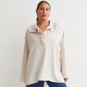 H&M Cream Flounce Ruffle Collar V-Neck Blouse Sz XL Oversized NWT